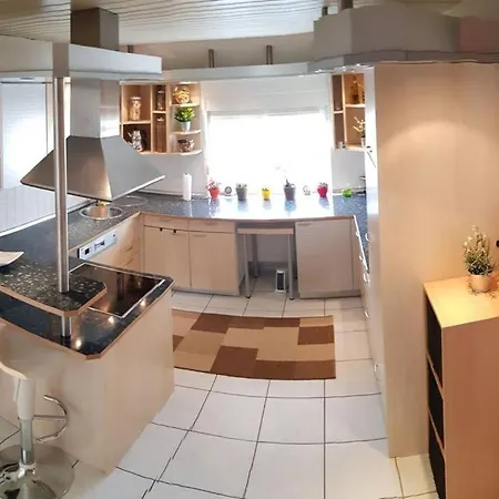 Gemuetlich Mit Blick Auf Burg.autobahnanbindung Untergruppenbach