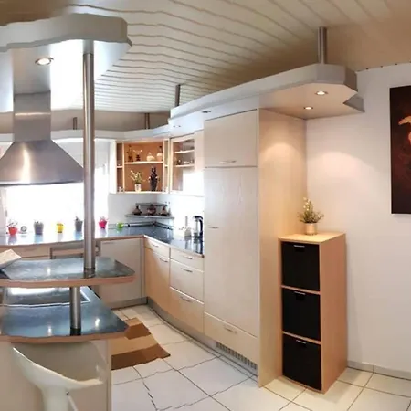 Gemuetlich Mit Blick Auf Burg.autobahnanbindung Апартаменты *